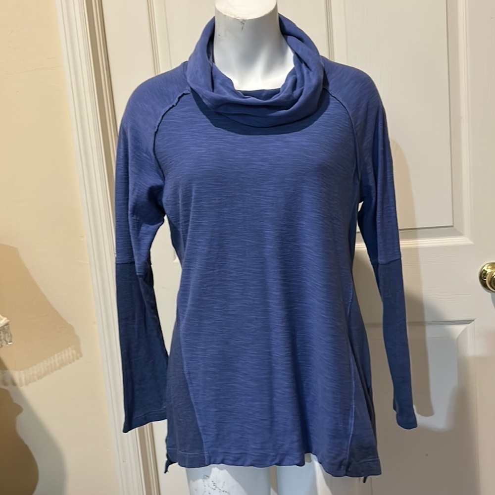 Columbia Cowl Neck Pullover. Small